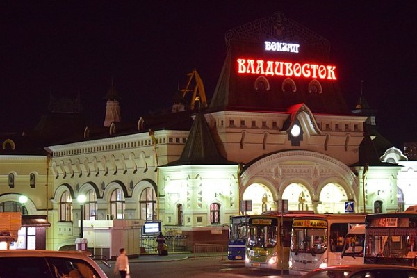 Het station van Vladivostok - foto: Karamanskaya, Creative Commons Zero, Public Domain Dedication