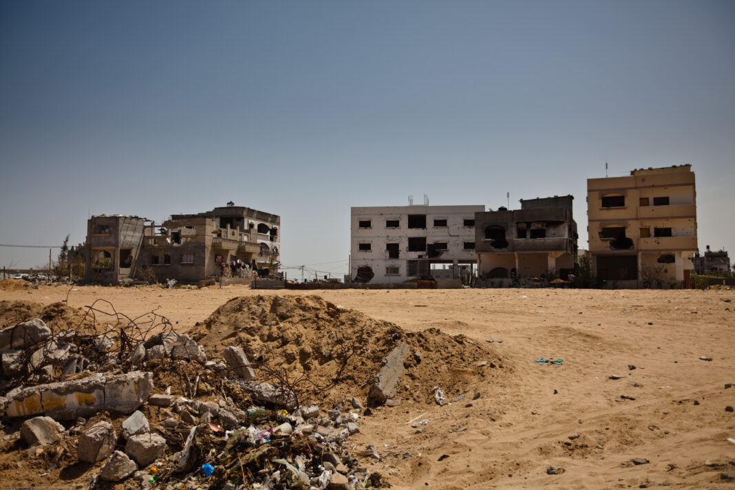 verwoeste huizen in Gaza, april 2009 - foto: Marius Arnesen - CC BY-SA 3.0 no